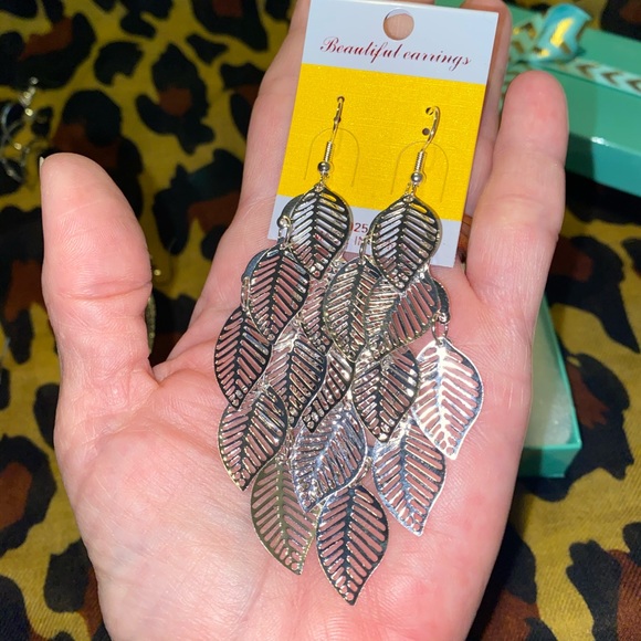 Silver Earring Set. - Picture 6 of 8